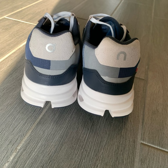 On Cloud Mens Shoes - Picture 4 of 7